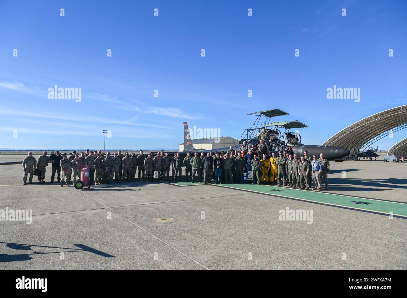 La U.S. Air Force tu-2S Dragon Lady TAIL Number 1065 effettuò il suo ultimo volo l'11 gennaio 2024, presso Beale Air Force base, California. L'aeromobile 1065 fu originariamente consegnato al 9th Strategic Reconnaissance Wing come tu-1S nel 1983 per servire come aereo di addestramento per il programma U-2, e fu riconsegnato nel 1995 dopo essere stato convertito in due posti a sedere. Foto Stock
