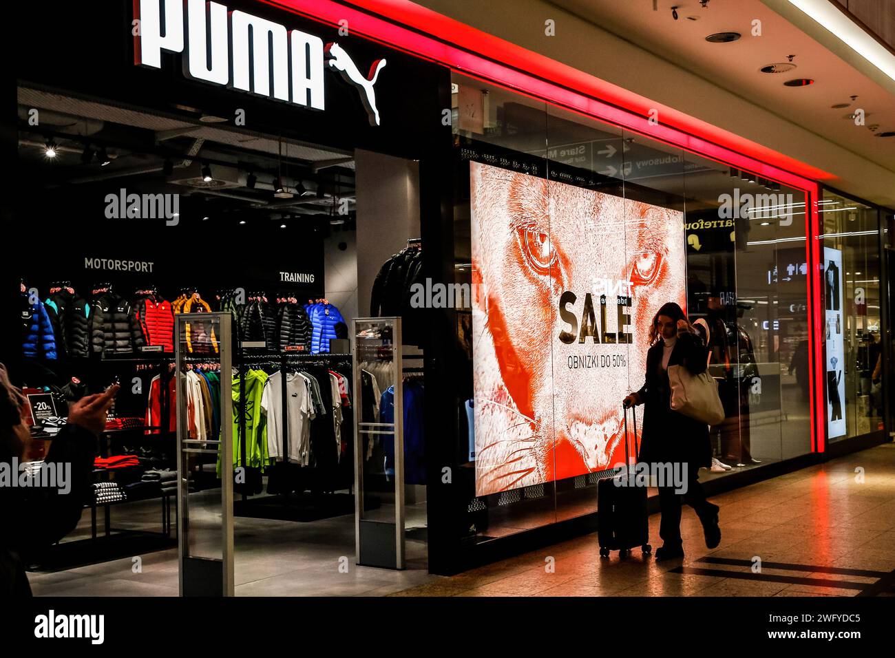 Negozio puma immagini e fotografie stock ad alta risoluzione Alamy