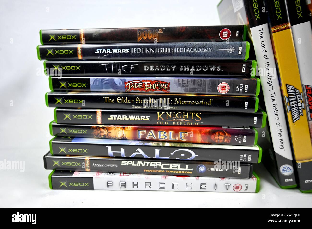 Microsoft Xbox Original Games Stacked pile – Galles, Regno Unito – 31 gennaio 2024 Foto Stock