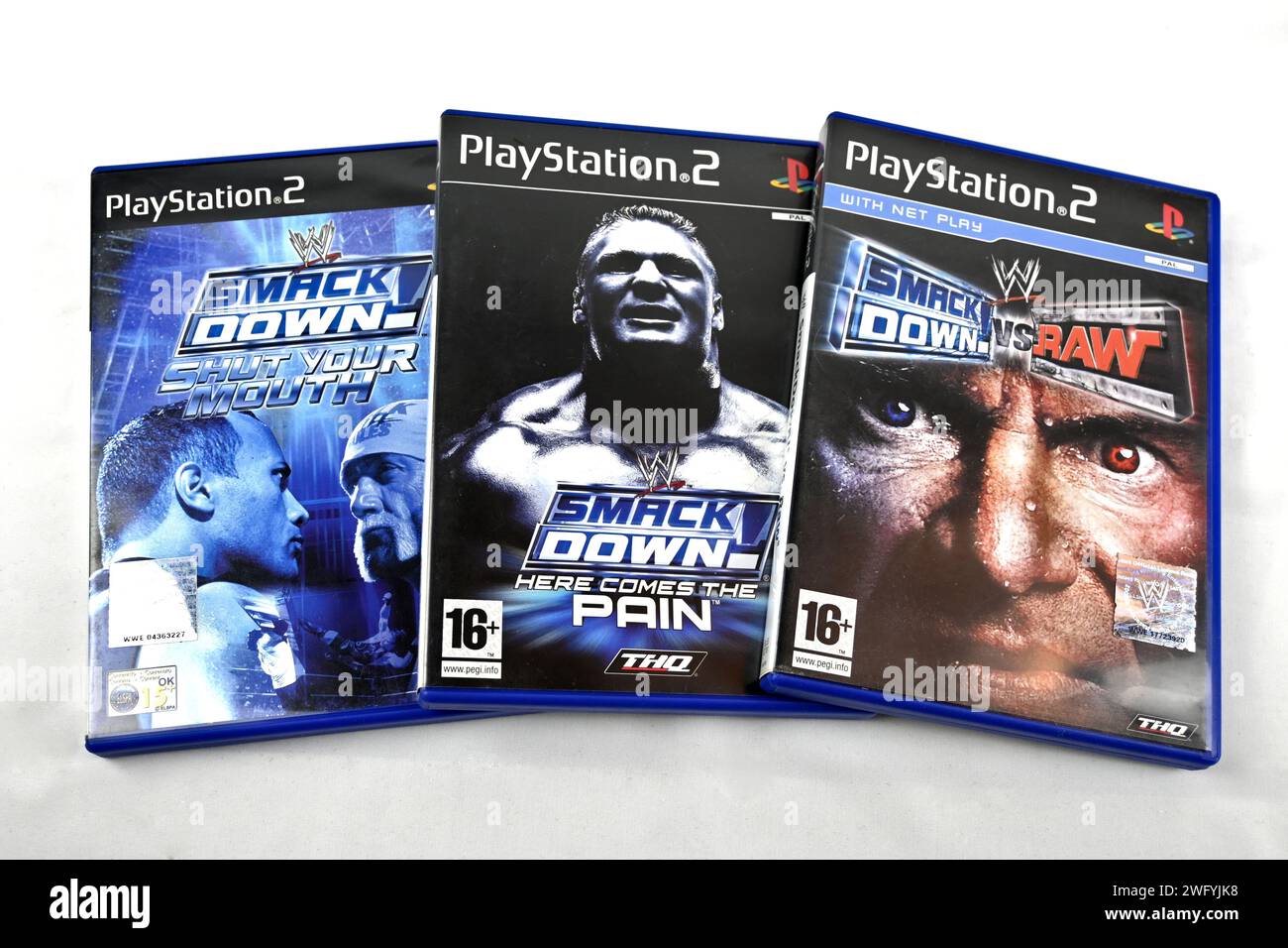 WWE Smackdown (Shutten your mouth, here comes the Pain, smackdown vs RAW) per PlayStation 2 PS2 – Galles, Regno Unito – 31 gennaio 2024 Foto Stock