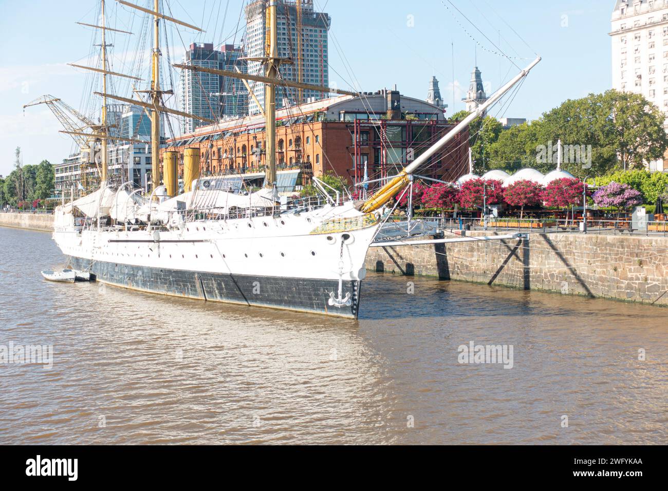 Nave addestramento Frigate Sarmiento , a Puerto Madero , Buenos Aires, Argentina Foto Stock