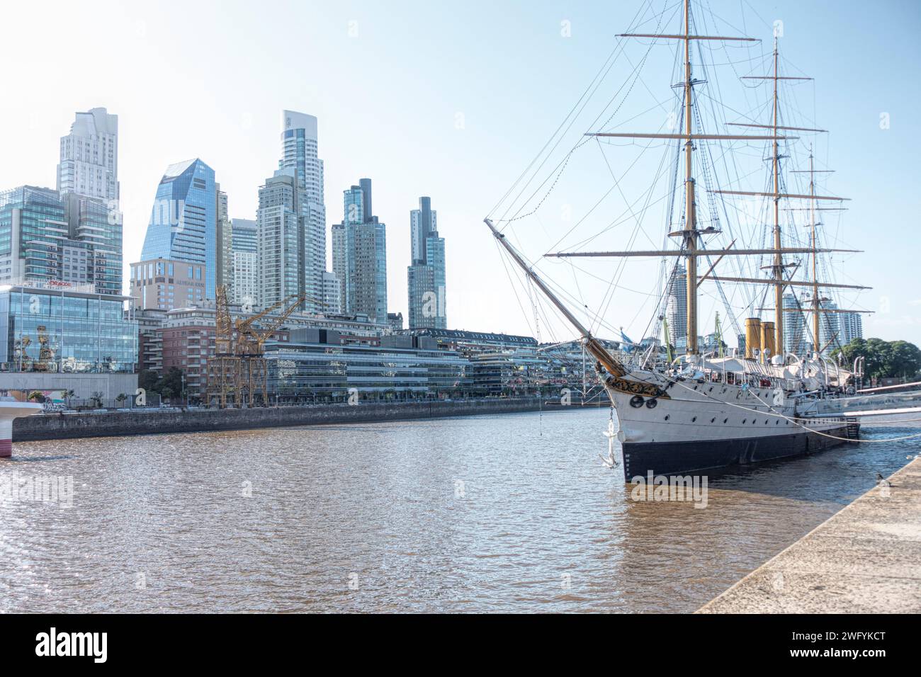 Nave addestramento Frigate Sarmiento , a Puerto Madero , Buenos Aires, Argentina Foto Stock