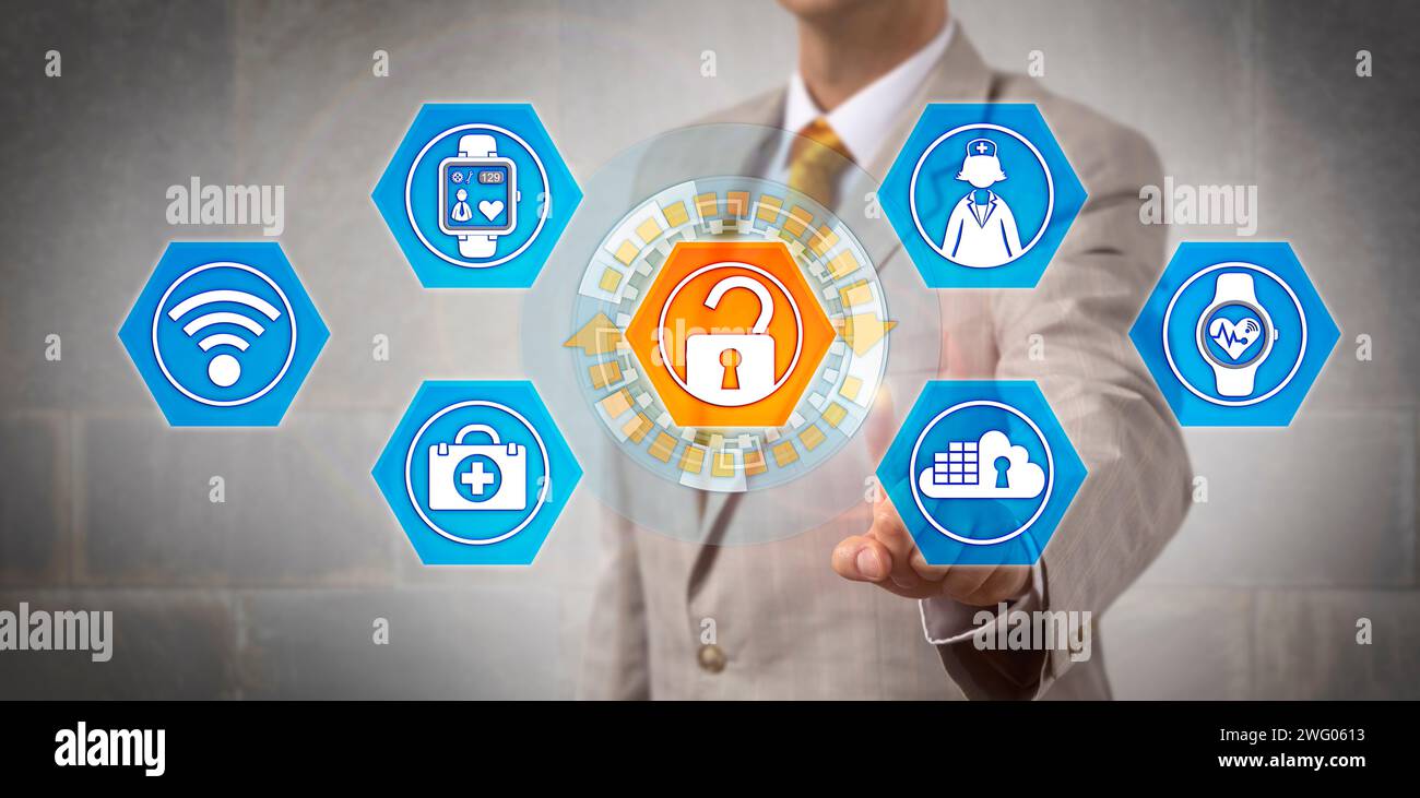 Il responsabile dell'assicurazione sanitaria non riconoscibile sta avviando un accesso sicuro all'assistenza sanitaria. Concetto IT per l'accessibilità remota dei dati del paziente, Electroni Foto Stock