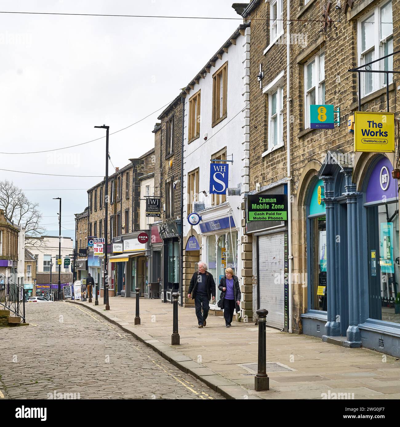 Sheep Street, Skipton in una bella domenica mattina Foto Stock