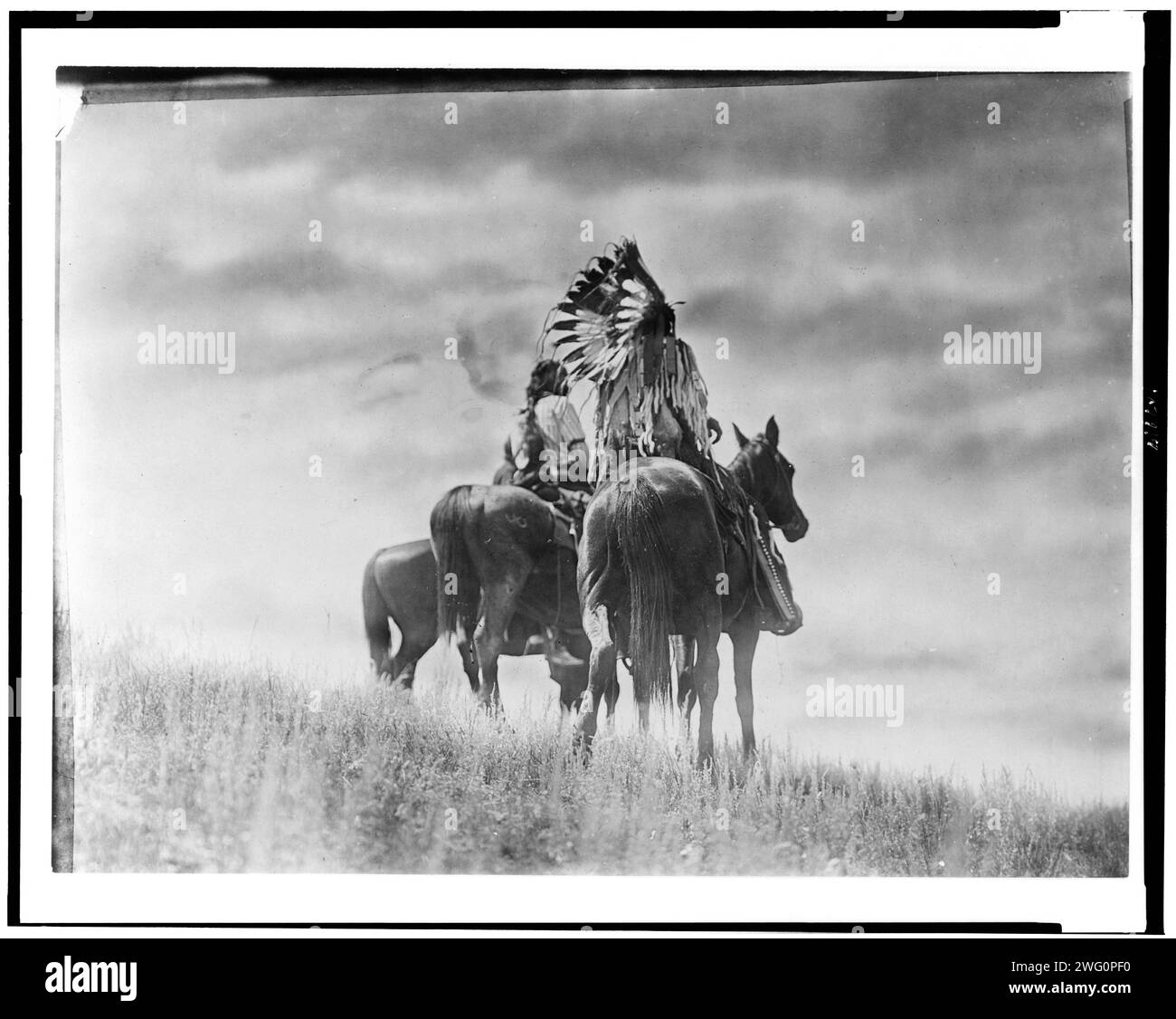 Guerrieri Cheyenne, c1905. Tre guerrieri Cheyenne a cavallo. Foto Stock