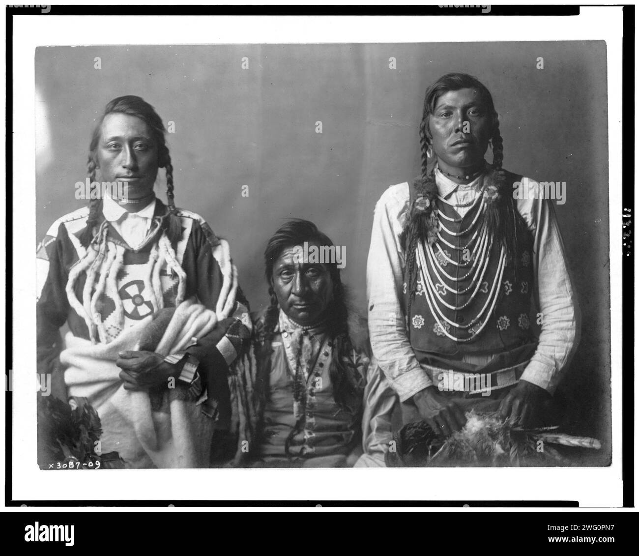 Spotted Eagle, Heavy Gun e Robert Calf Robe, c1910. Foto Stock