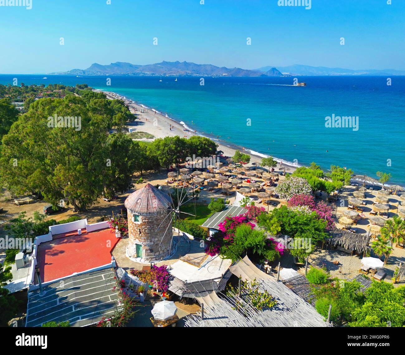 Kos, Grecia. 07.07.2023 Lambi Beach Windmill, vicino alla città di Kos. 7 luglio 2023. Foto Stock
