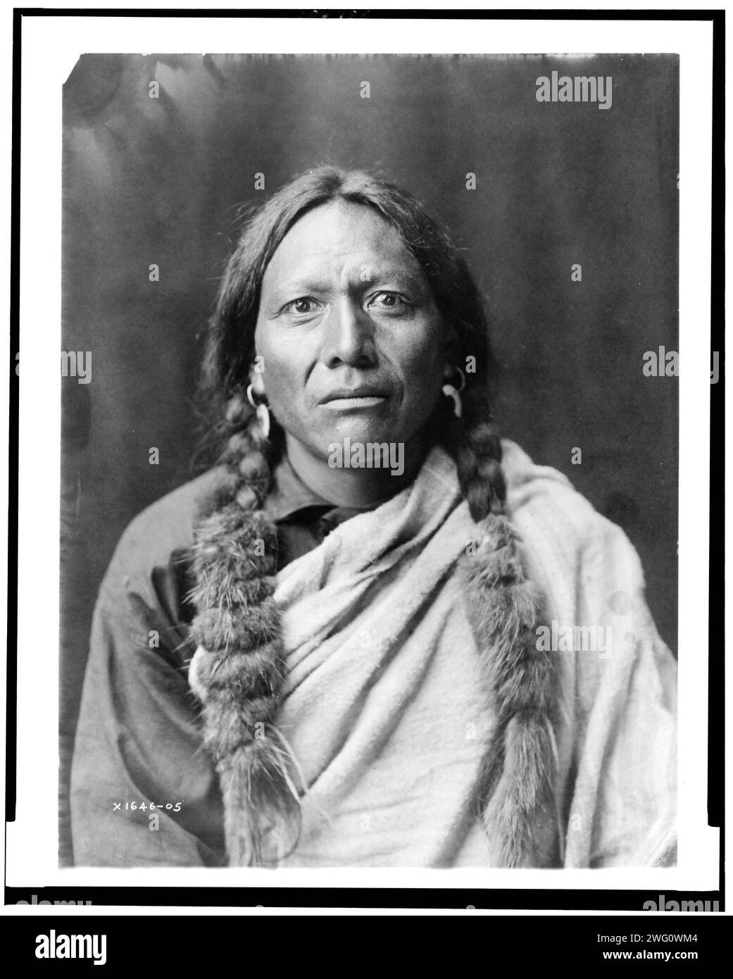 Tull Chee Hah, c1905. Ritratto a metà lunghezza dell'uomo rivolto verso la parte anteriore. Foto Stock