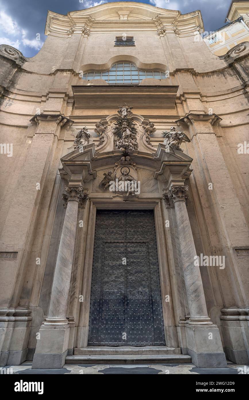 Facciata principale della chiesa barocca di San Filippo Neri, consacrata nel 1674, via Lomellini, 10, Genova, Italia Foto Stock