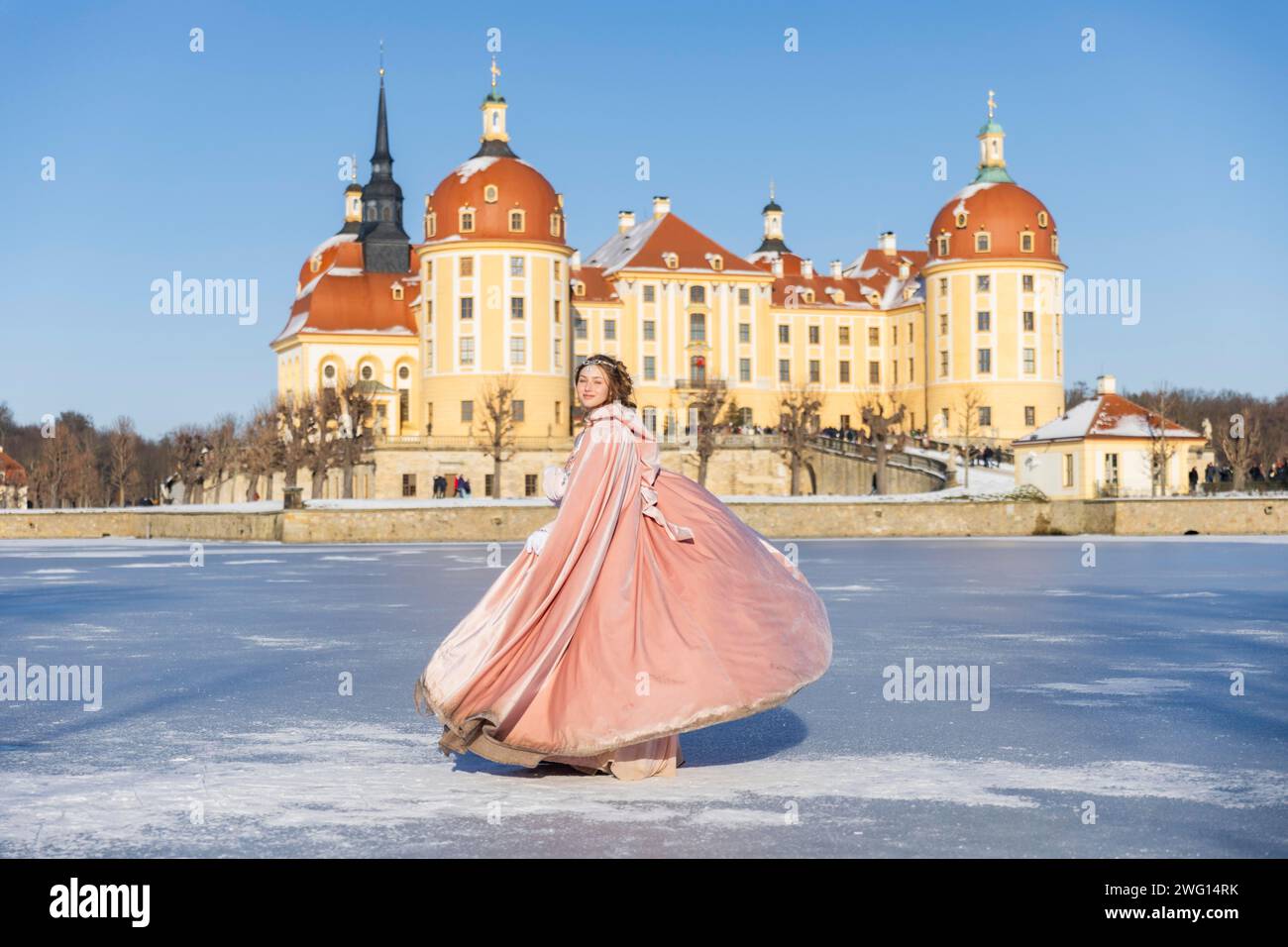 Quest'anno, il film di fiaba più popolare di tutti i tempi festeggia un anniversario speciale. Al castello di Moritzburg, una delle location del film, la Foto Stock