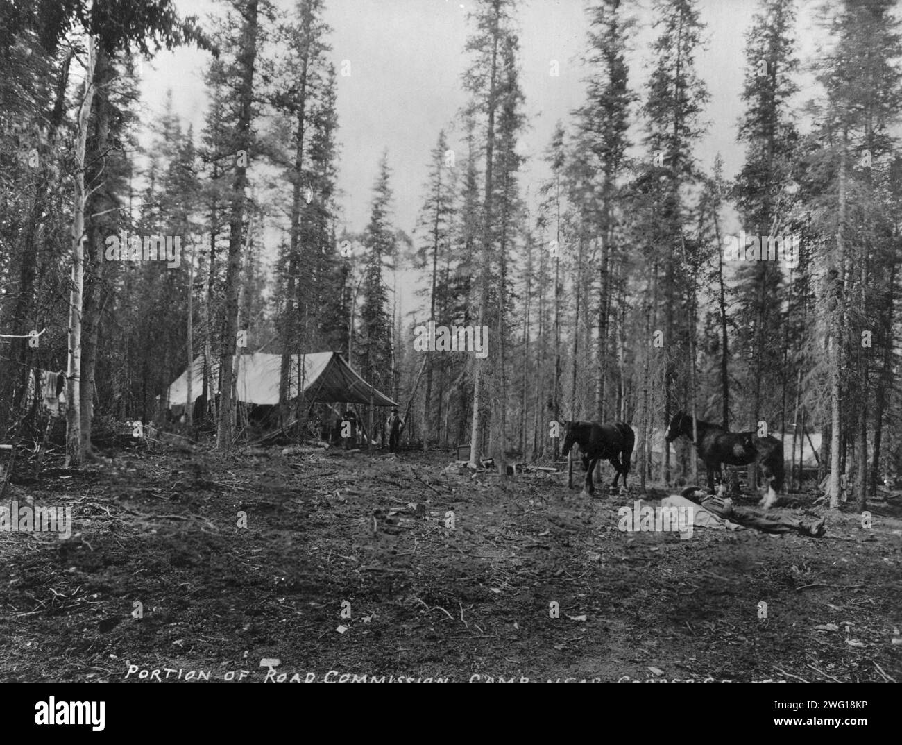 Campo Road Commission vicino al Copper Center, tra la c1900 e il 1923. Foto Stock