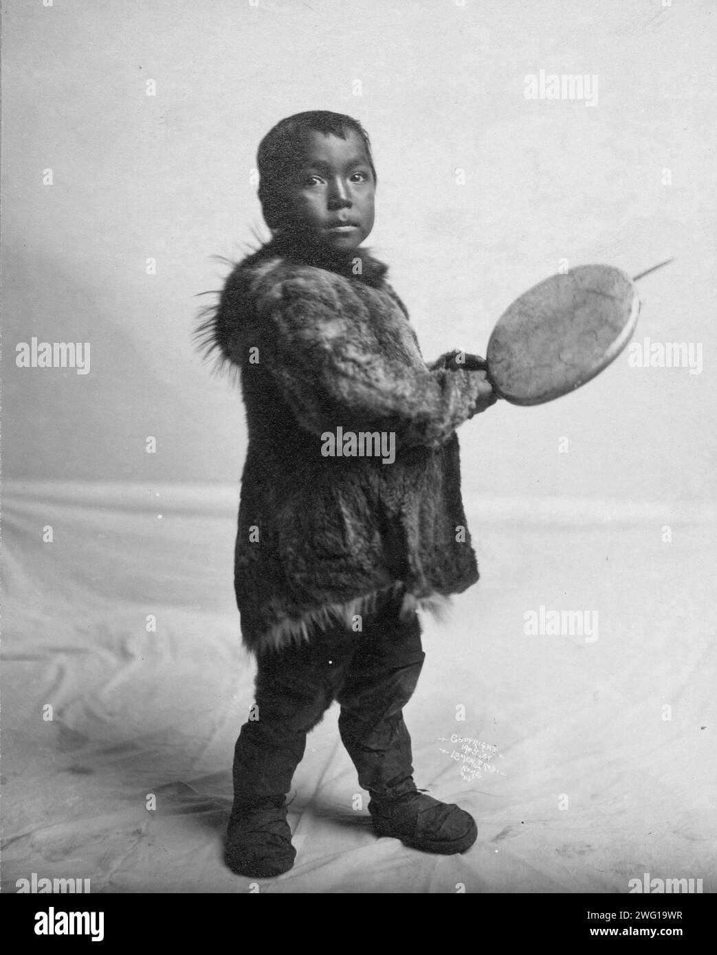 Eskimo bambino, c1905. Foto Stock