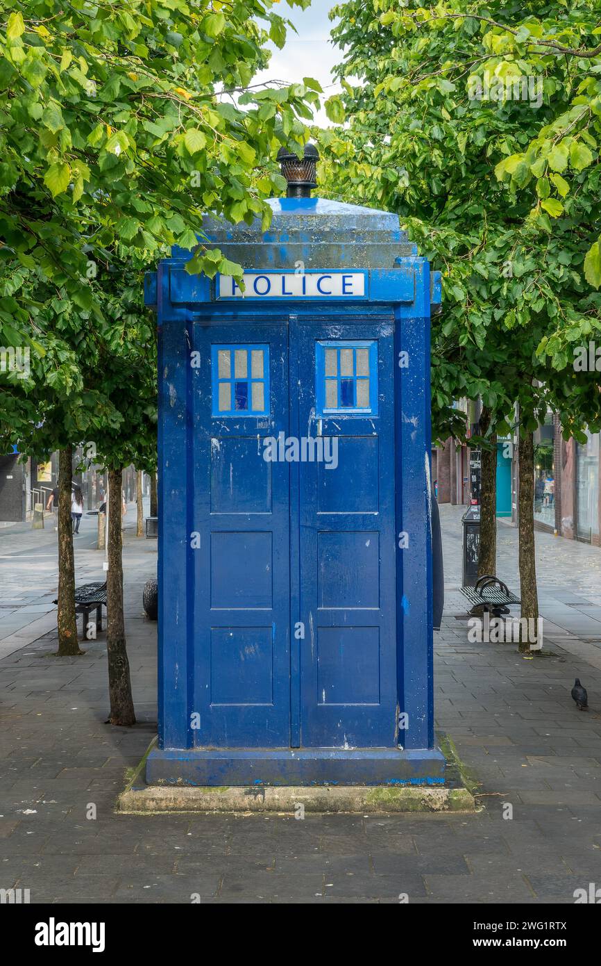 Scatola di polizia blu vintage a Glasgow, Scozia, Regno Unito Foto Stock