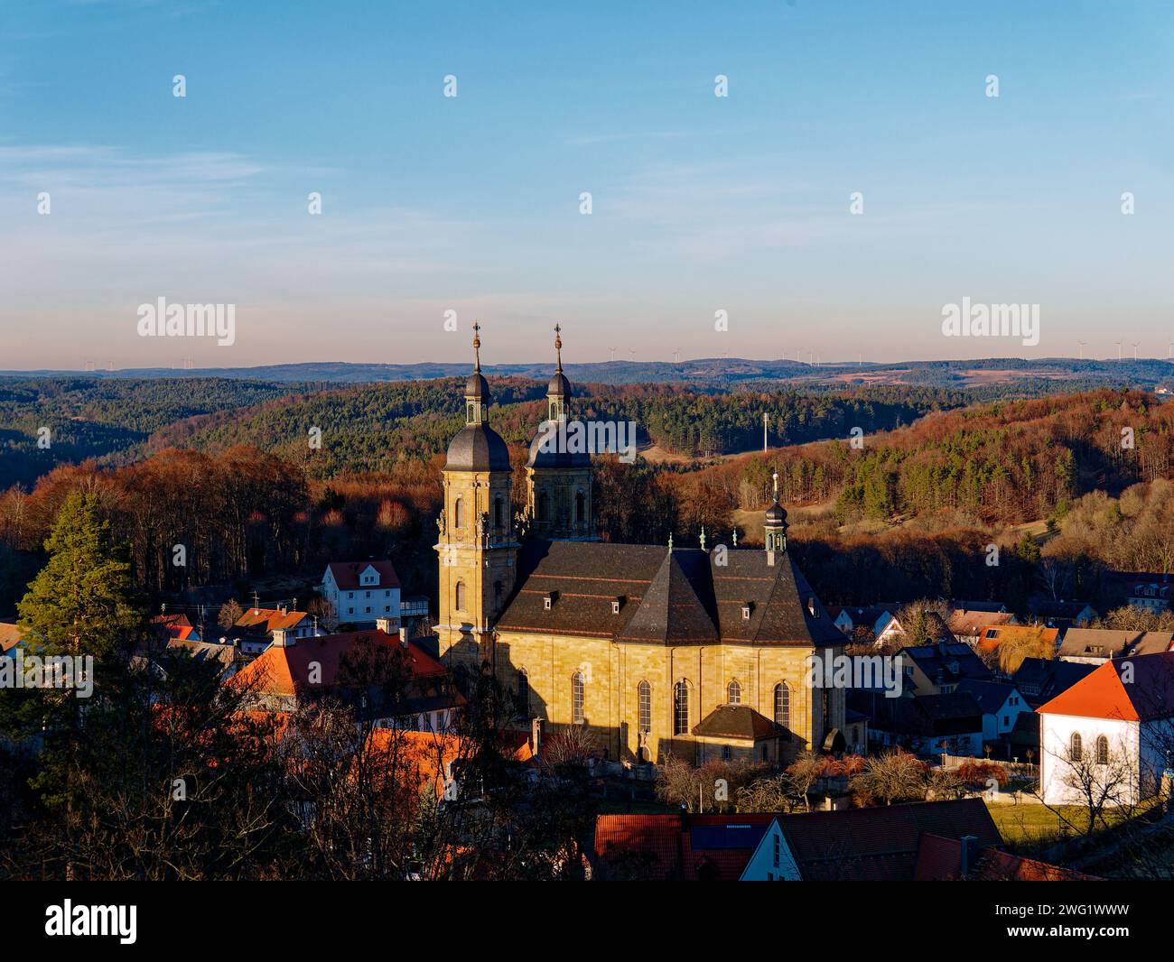 Blick auf den Wallfahrtsort Gößweinstein (Fränkische Schweiz) und Seine Basilika Foto Stock