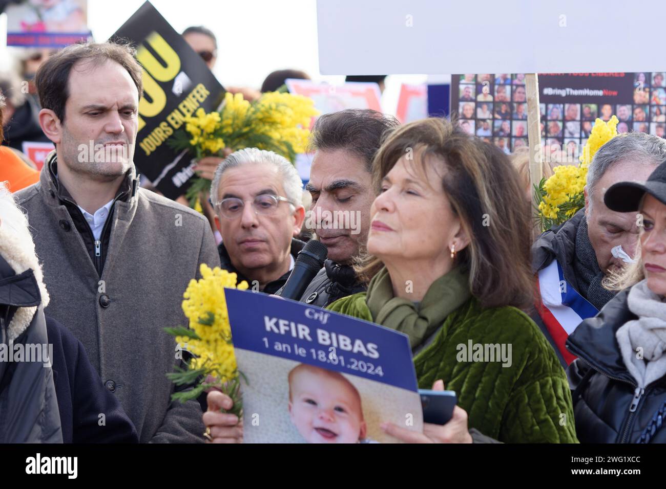 Anne Sinclair et plusieurs personnalités politique sont venus au Trocadéro réclamer la libération immédiate de tous les Prisonniers du hamas Foto Stock