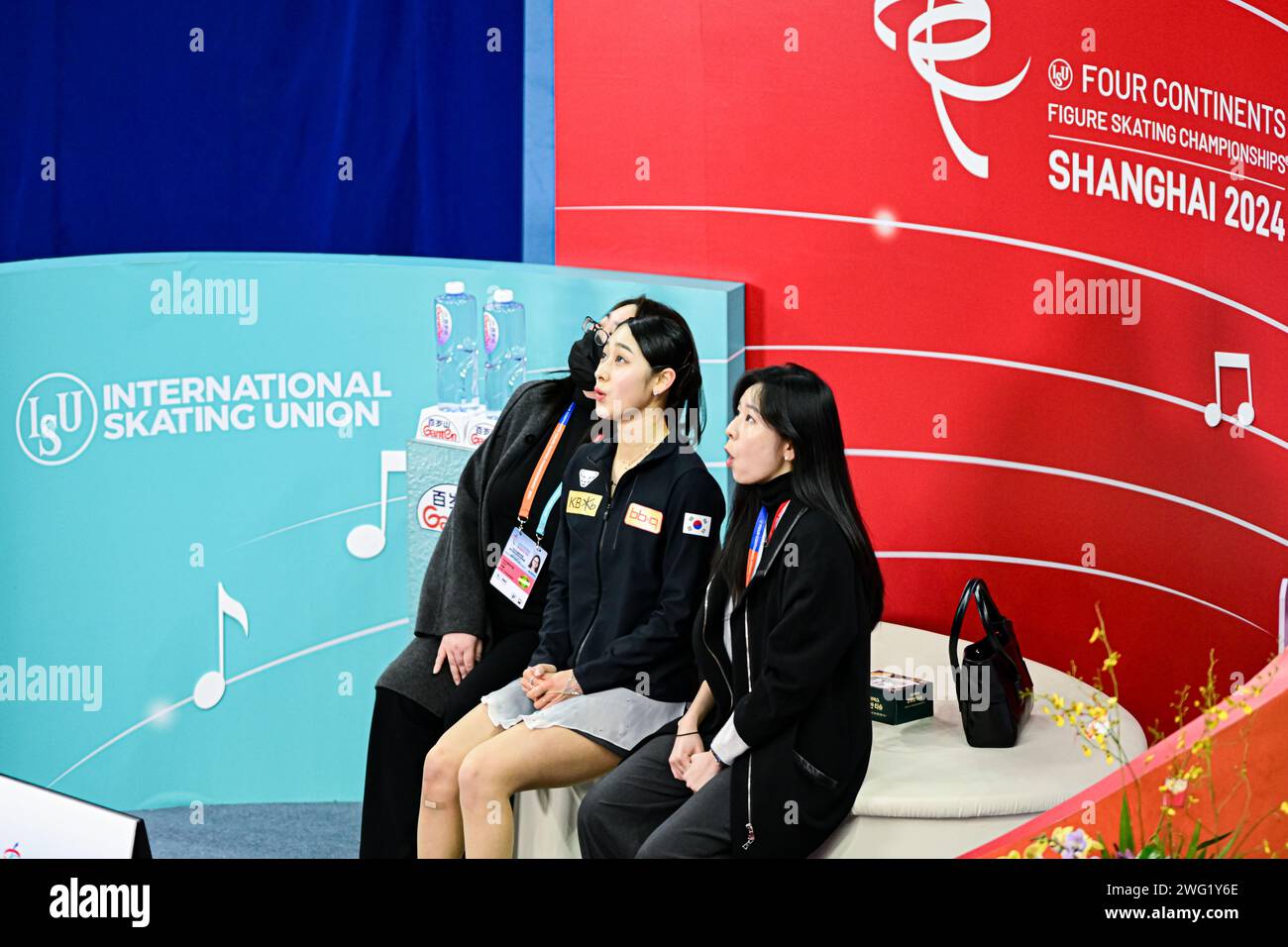 Seoyeong WI (KOR), al Kiss & Cry, durante il Women Free Skating, all'ISU Four Continents Figure Skating Championships 2024, presso SPD Bank Oriental Sports Center, il 2 febbraio 2024 a Shanghai, Cina. Crediti: Raniero Corbelletti/AFLO/Alamy Live News Foto Stock