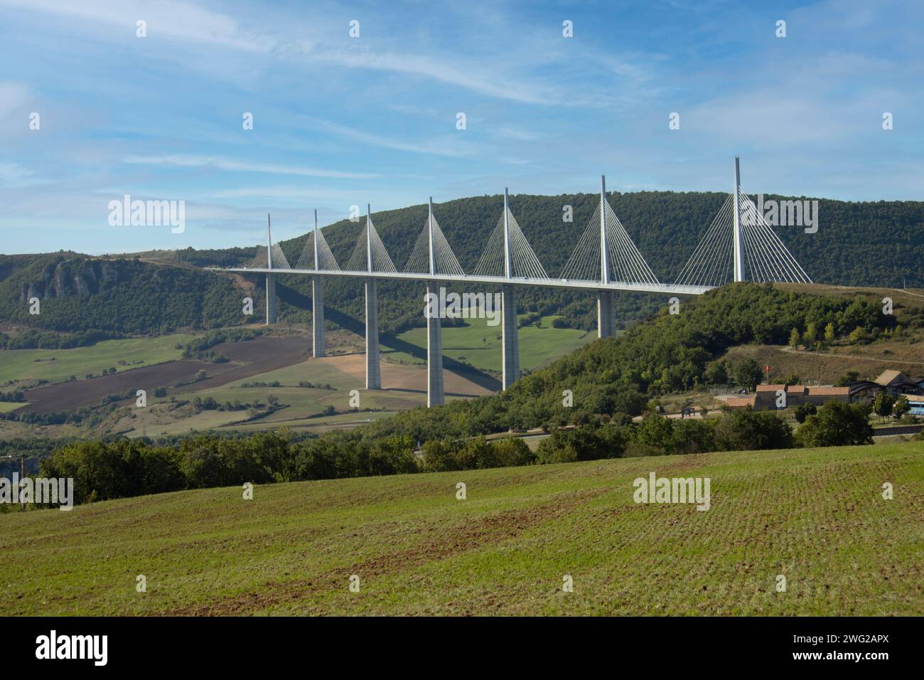 Vista aerea, Viaduct de Millau, ponte Millau, valle della gola Tarn, Aveyron, Francia Foto Stock