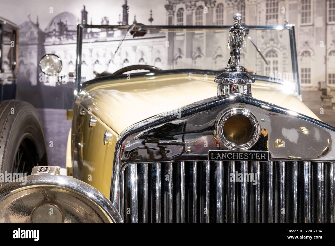 Sparkford.Somerset.Regno Unito.7 gennaio 2024.Un tour sportivo Lanchester 30HP del 1929 è in mostra all'Haynes Motor Museum di Somerset Foto Stock