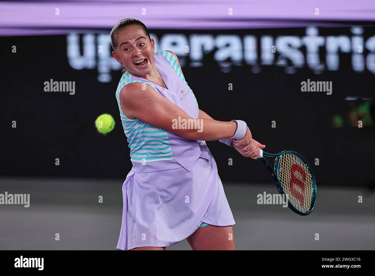 Linz, alta Austria, Austria. 2 febbraio 2024. Jelena Ostapenko (LAT) in azione durante l'alta Austria Ladies Linz - Womens Tennis, WTA500 (Credit Image: © Mathias Schulz/ZUMA Press Wire) SOLO USO EDITORIALE! Non per USO commerciale! Foto Stock
