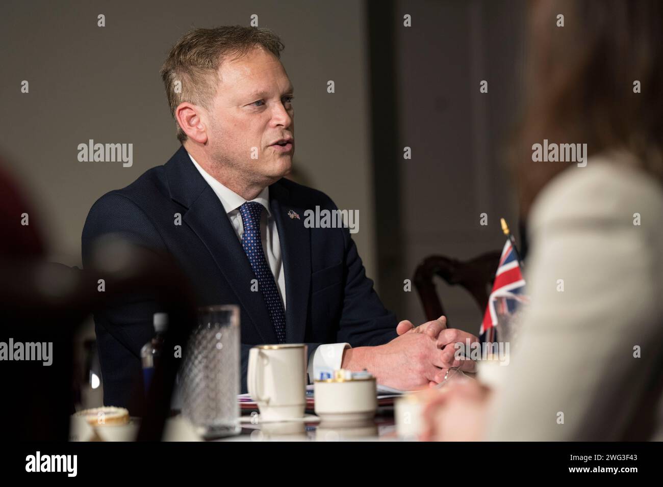 Arlington, Stati Uniti d'America. 31 gennaio 2024. Arlington, Stati Uniti d'America. 31 gennaio 2024. Il Segretario alla difesa britannico Grant Shapps commenta durante un incontro bilaterale ospitato dal Segretario alla difesa degli Stati Uniti Lloyd Austin III, al Pentagono, il 31 gennaio 2024 a Washington, DC Credit: PO1 Alexander Kubitza/DOD/Alamy Live News Foto Stock