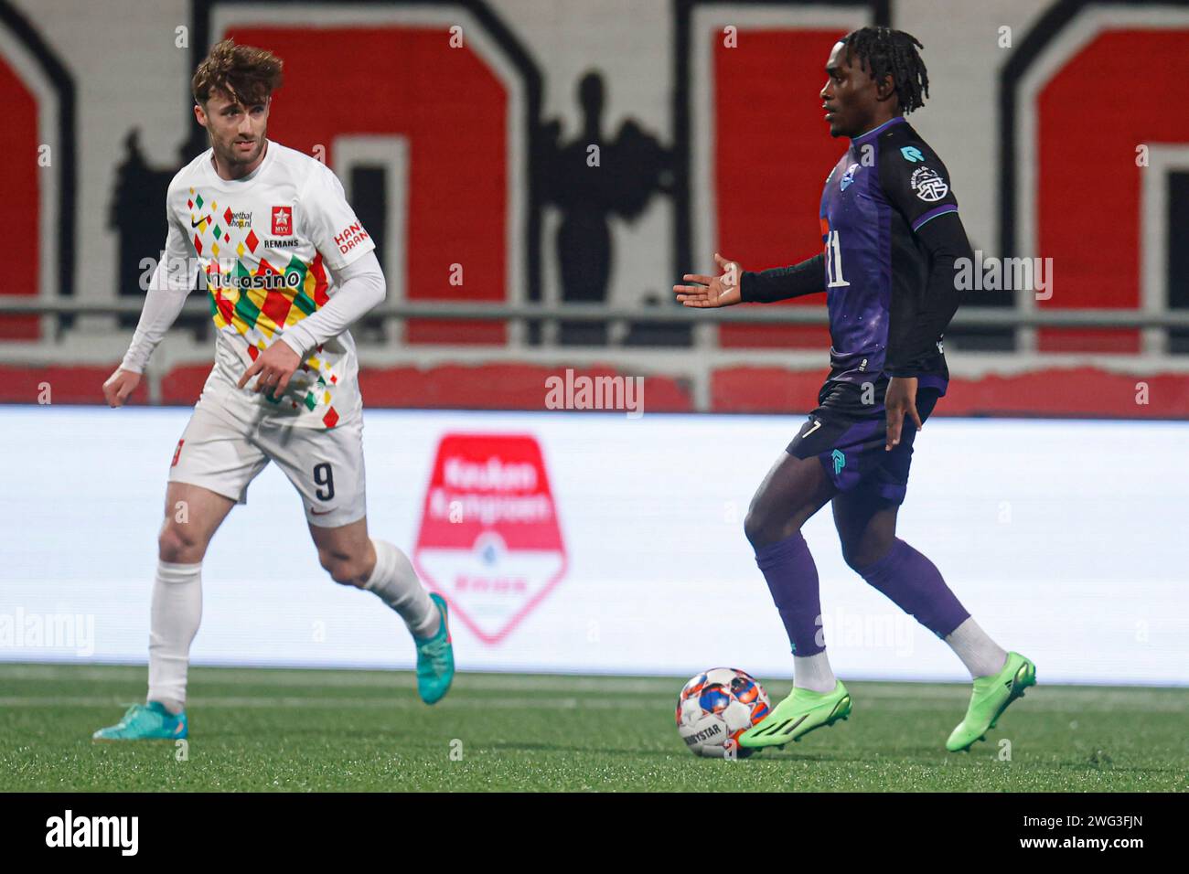 Maastricht, Paesi Bassi. 2 febbraio 2024. MAASTRICHT, PAESI BASSI - 2 FEBBRAIO: Cain Seedorf di Telstar corre con il pallone durante la partita MVV Maastricht tra Telstar a De Geusselt il 2 febbraio 2024 a Maastricht, Paesi Bassi. (Foto di Orange Pictures) credito: dpa/Alamy Live News Foto Stock