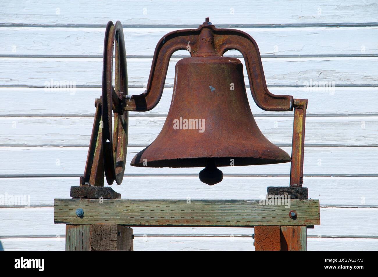 Brown School Bell, Gilliam County Historical Society Museum, Condon, Oregon Foto Stock
