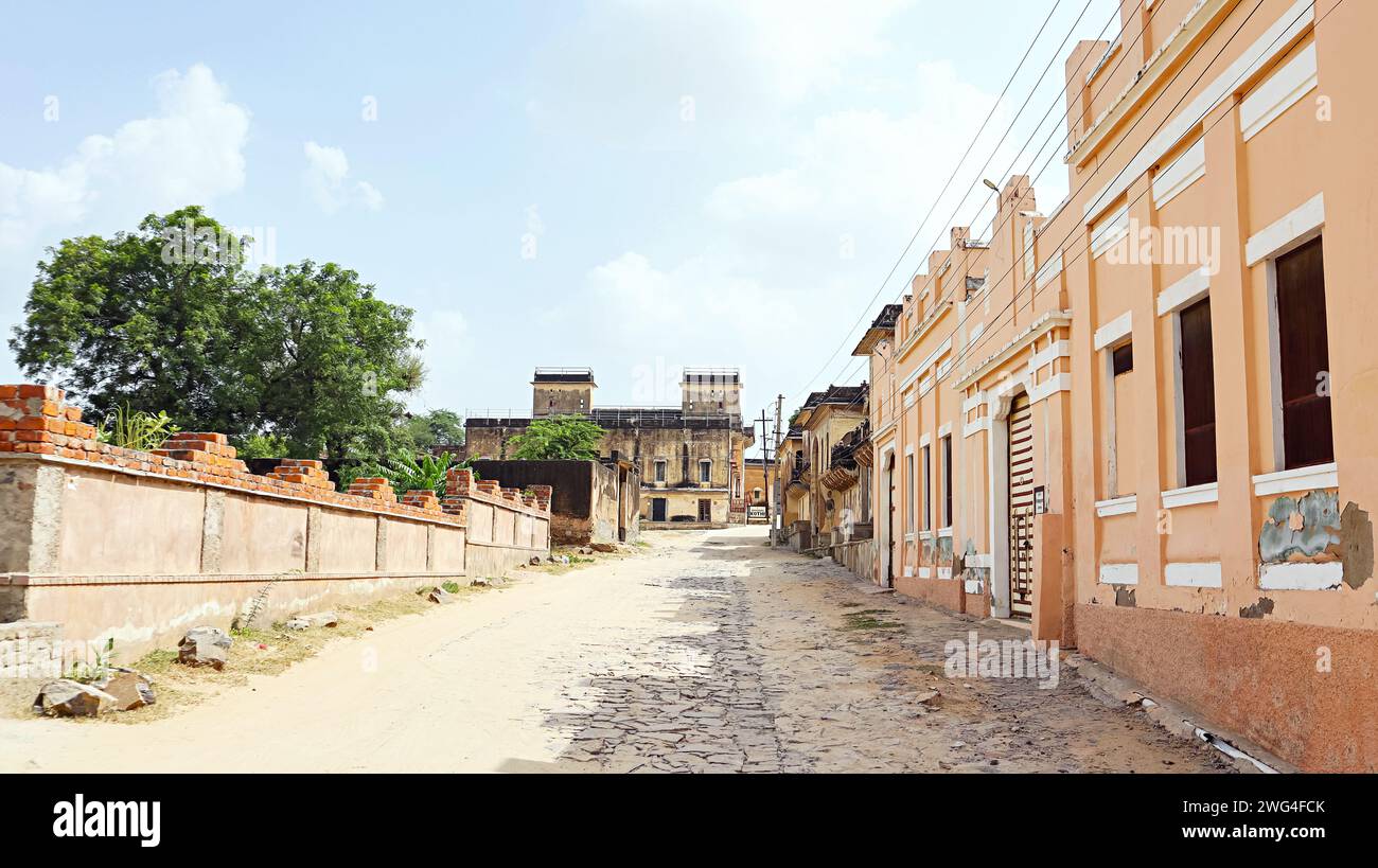 Strade vuote di Haveli Street di Mandawa, Jhunjhunu, Rajasthan, India. Foto Stock