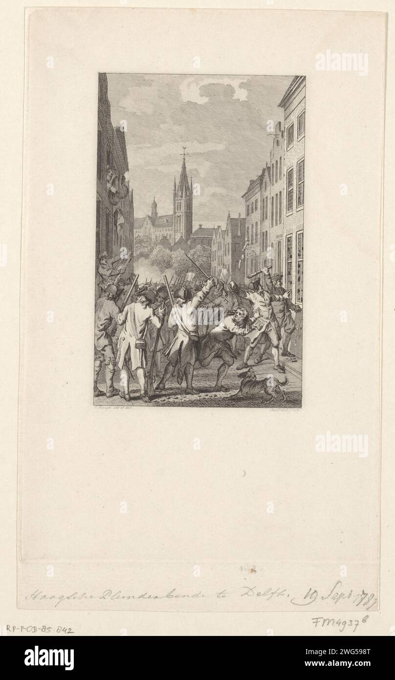 Saccheggiamento di Oranjeklanten a Delft, 1787, Reinier Vinkeles (i), dopo Jacobus Buys, 1796 clienti arancio stampati dall'Aia case saccheggiate in una strada a Delft, 19 settembre 1787. Incisione/incisione della carta nei Paesi Bassi settentrionali  Riot Delft Foto Stock