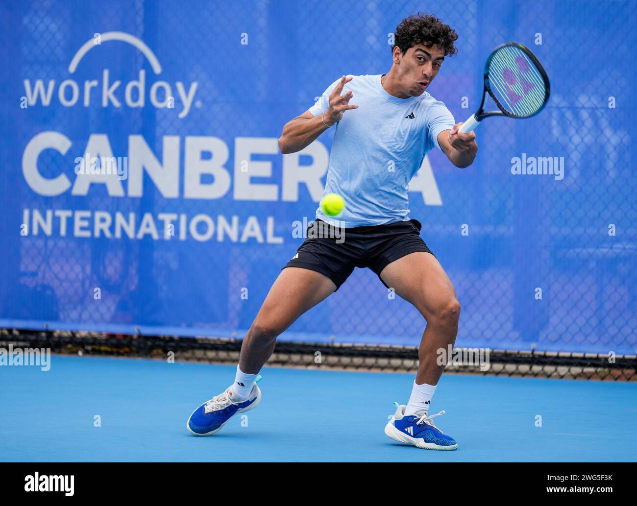 Abdullah Shelbayh di Jordan in azione durante le qualificazioni per il torneo Canberra International ATP Challenger 125 del 2024 Foto Stock