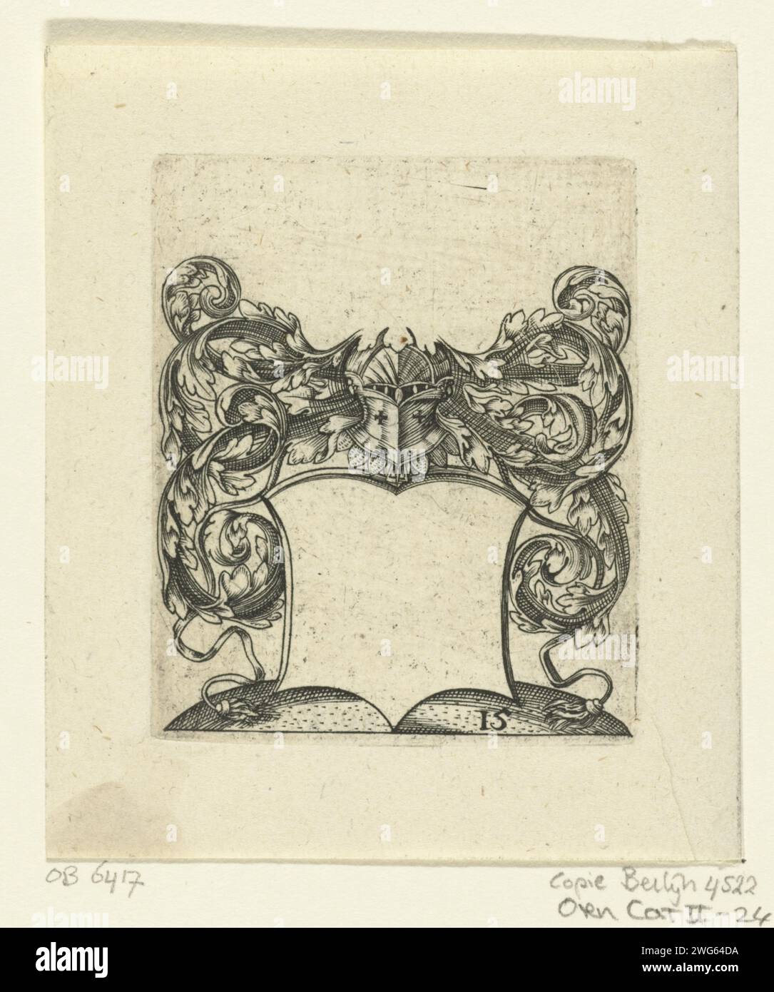 Stemma con elmetto sulla superficie, stampa 1625 tre foglie possono essere viste su entrambi i lati. Copia appassionata dello stemma di Theodor de Bry nel libro Emblemata Nobilitati .... foglia della serie di camici con scomparti vuoti. Incisione su carta di Amsterdam Foto Stock