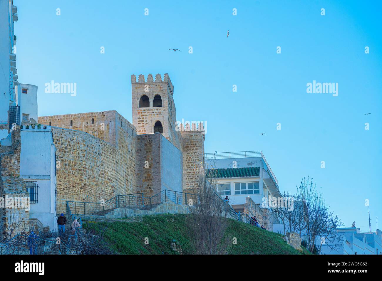 Vista delle mura della città di Tangeri nella Medina, Marocco Foto Stock