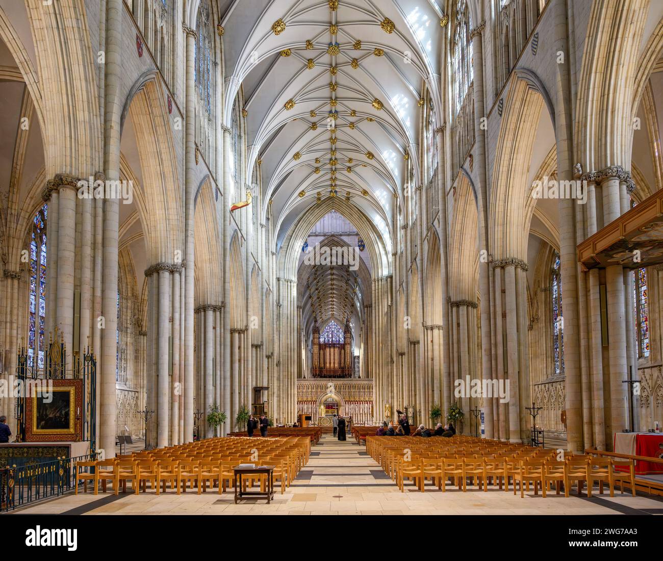 La navata centrale di York Minster guardando verso est, York Minster, York, Inghilterra, Regno Unito Foto Stock