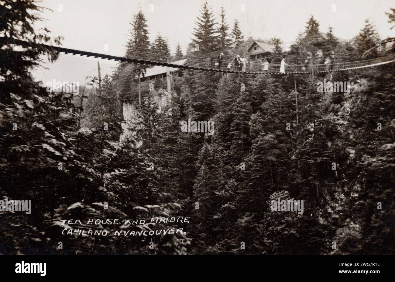 Tea House & Suspension Bridge, Capilano, North Vancouver British Columbia Canada, cartolina c1920. fotografo non identificato Foto Stock