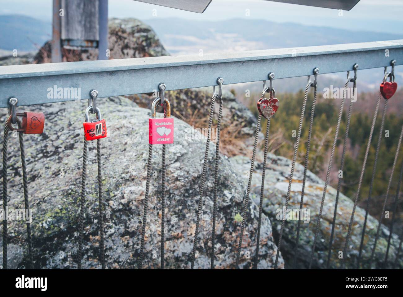 Love Locks al Nebelstein (1017 m. ü.A.), Waldviertel, Austria Foto Stock