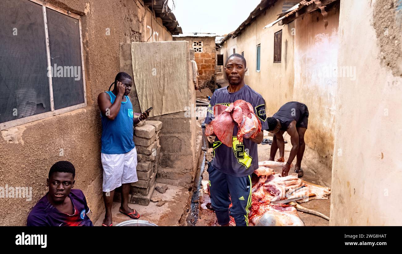 Fegato di mucca Accra Eid al Adha Festival di casa sacrificale. Sacrificio animale Islam mese santo del Ramadan Eid ul Adha. Settore musulmano di Accra. Foto Stock
