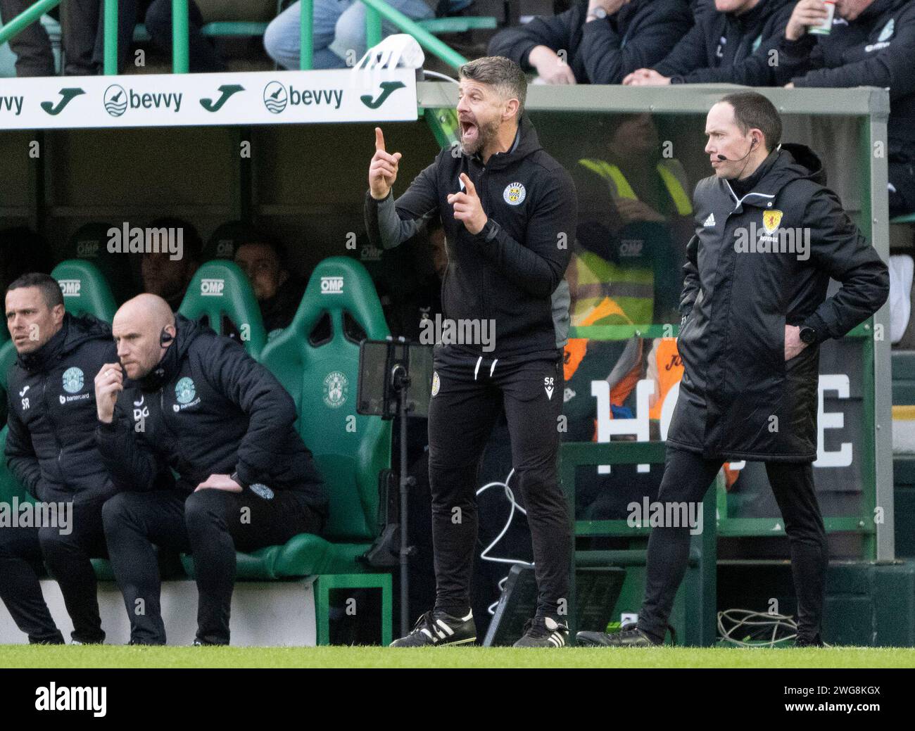 Edimburgo, Regno Unito. 3 febbraio 2024. Scottish Premiership - Hibernian FC V St Mirren FC 03/02/2024 St Mirren manager, Stephen Robinson, grida ai suoi giocatori mentre l'Hibernian affronta St Mirren nella Scottish Premiership allo Easter Road Stadium, Edimburgo, Regno Unito credito: Ian Jacobs/Alamy Live News Foto Stock