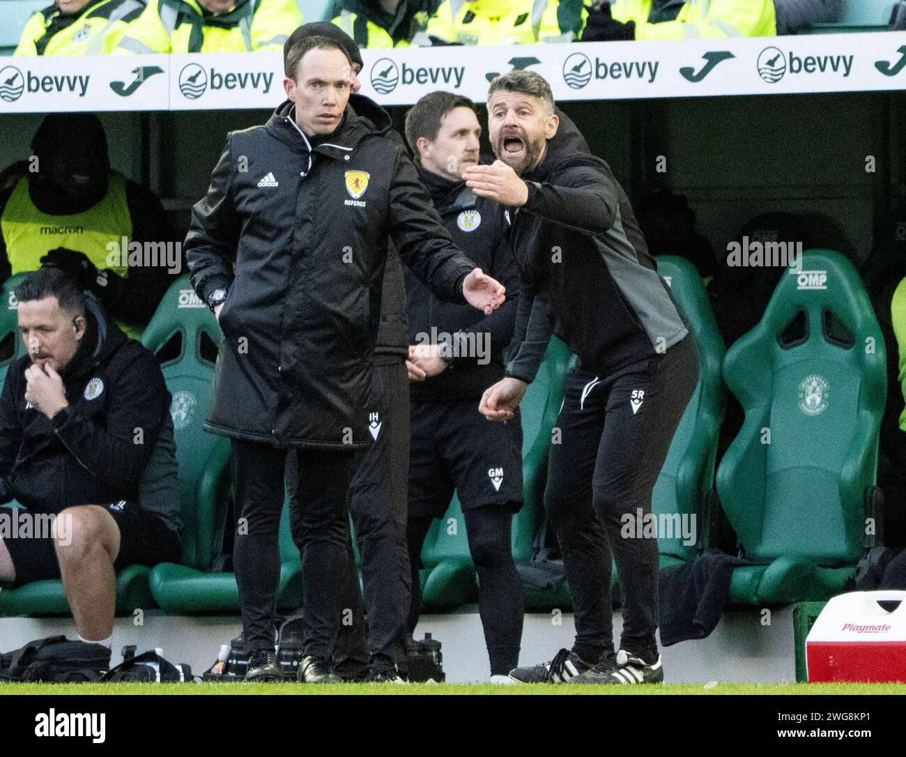 Edimburgo, Regno Unito. 3 febbraio 2024. Scottish Premiership - Hibernian FC V St Mirren FC 03/02/2024 St Mirren manager, Stephen Robinson, grida ai suoi giocatori mentre l'Hibernian affronta St Mirren nella Scottish Premiership allo Easter Road Stadium, Edimburgo, Regno Unito credito: Ian Jacobs/Alamy Live News Foto Stock