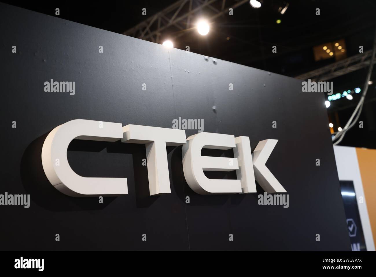 Logo CTEK durante la proiezione stampa di venerdì durante la più grande fiera europea delle auto elettriche, eCarExpo, presso l'arena Friends di Stoccolma, Svezia. Foto Stock