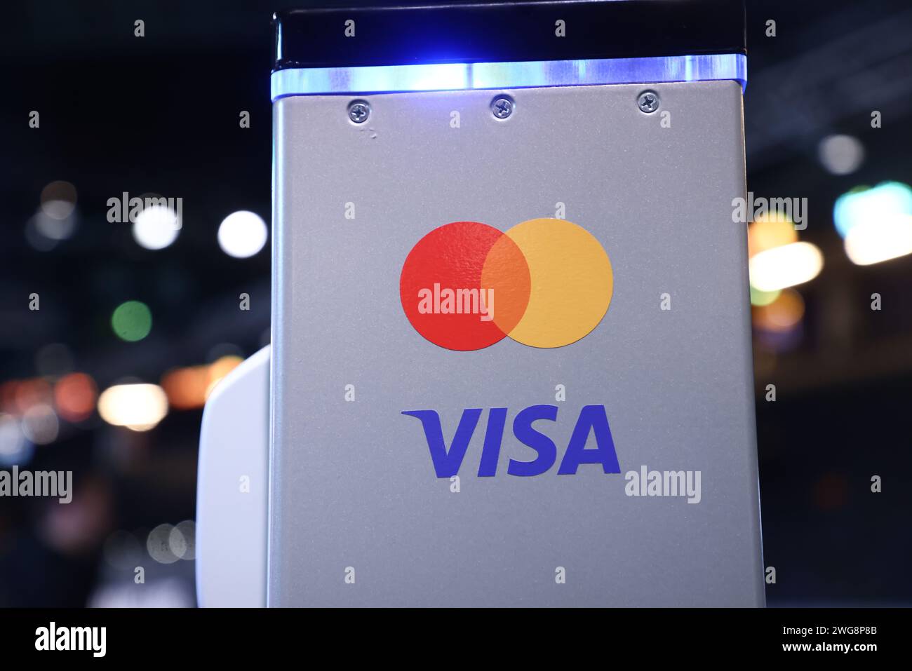 Logo VISA durante la proiezione stampa di venerdì durante la più grande fiera europea delle auto elettriche, eCarExpo, presso l'arena Friends di Stoccolma, Svezia. Foto Stock