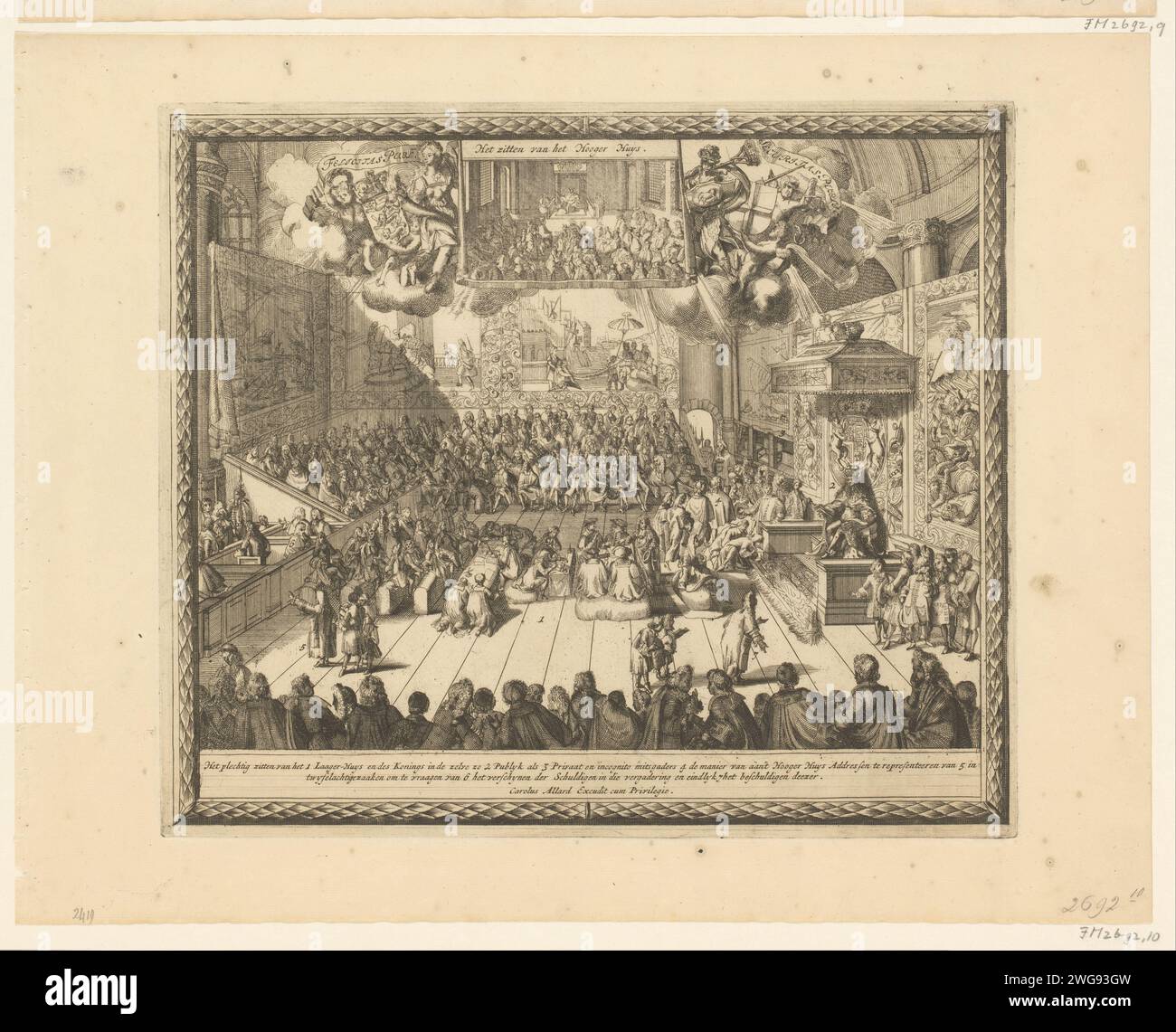 Re Guglielmo III ad una sessione della camera bassa, 1689, 1691 stampa Re Guglielmo III seduto sul trono partecipa ad una sessione della camera bassa, 1689. In cima a un tappeto sospeso, una piccola immagine della casa più alta tra gli angeli con le armi inglesi. Tavola 10 in una serie di 20 tavole sulla Gloriosa Rivoluzione in Inghilterra negli anni 1688-1691. Carta dei Paesi Bassi del Nord incisione Lower House, Parlamento, camera del Parlamento Foto Stock