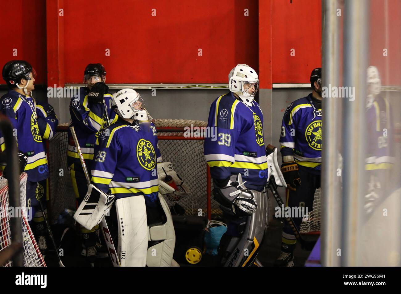 Gillingham, Regno Unito. 3 febbraio 2024. Petr Cech e i suoi compagni di squadra degli Oxford City Stars si sfidano sul ghiaccio prima del match della NIHL South Division 1 tra Invicta Dynamos e Oxford City Stars al Planet Ice, Gillingham, Regno Unito, il 3 febbraio 2024. Foto di Joshua Smith. Solo per uso editoriale, licenza necessaria per uso commerciale. Nessun utilizzo in scommesse, giochi o pubblicazioni di un singolo club/campionato/giocatore. Credito: UK Sports Pics Ltd/Alamy Live News Foto Stock