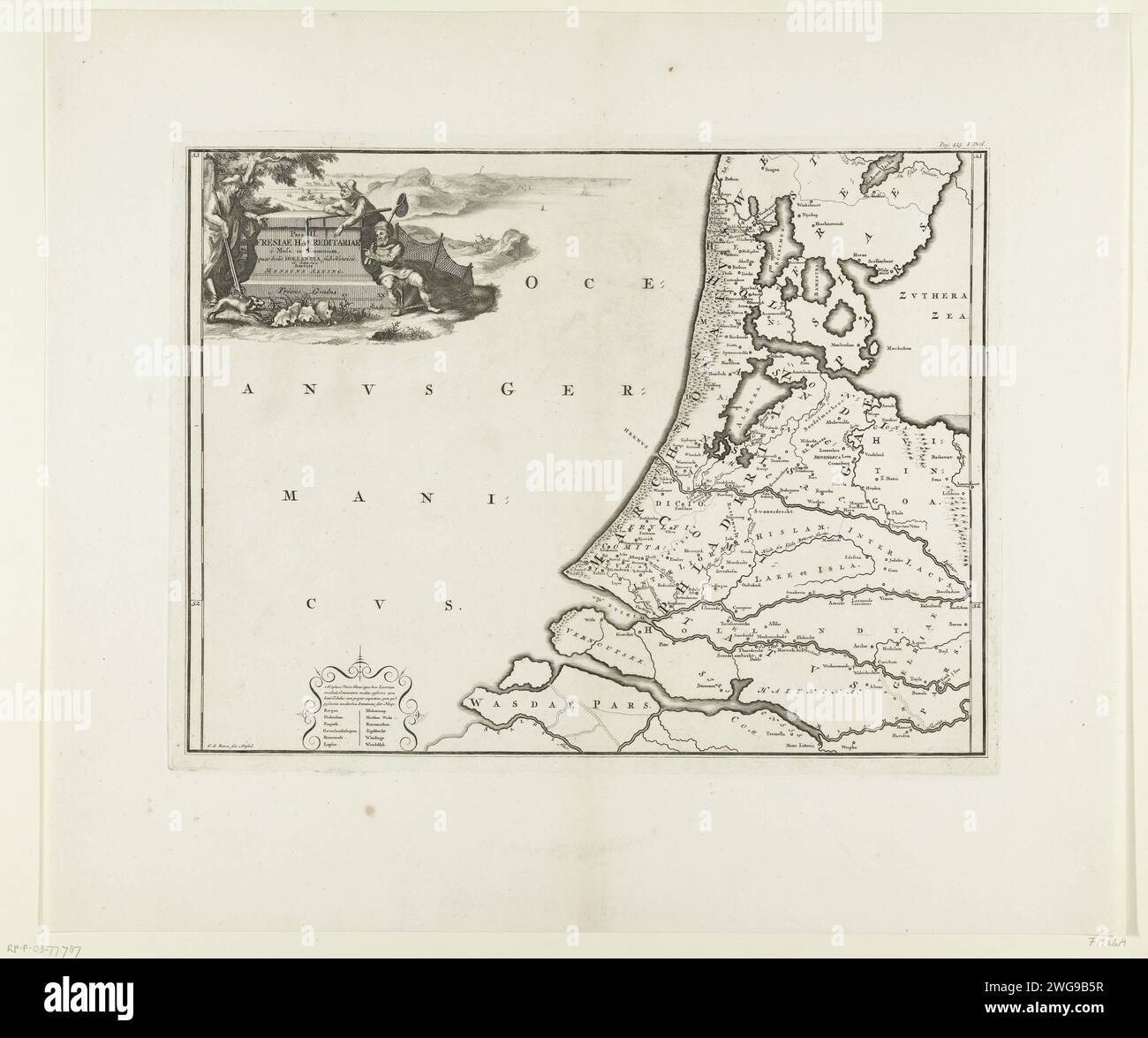 Mappa storica dei Paesi Bassi con le aree dei Batavi e dei Frisoni, 1695 - 1700 Stampa Mappa delle aree frisone dei Paesi Bassi occidentali. Fa parte di 16 carte del Land van de Bataven e dei Frisoni realizzate e registrate per la prima volta in M. alto, Descriptio Ant. Agri Batavi et Frisii, S. Notitia Germ. Def., 2 parti, 1697-1700. Riutilizzato in F. Halma, Tooneel der Vereenigde Nederlanden e sostanziali paesaggi, Opented in a General Historical, genealogical, Geographical and Political Dictionary, 2 parti, 1725. Secondo l'iscrizione posta nella: Parte i, pag. 425. Incisione su carta di Amsterdam Foto Stock