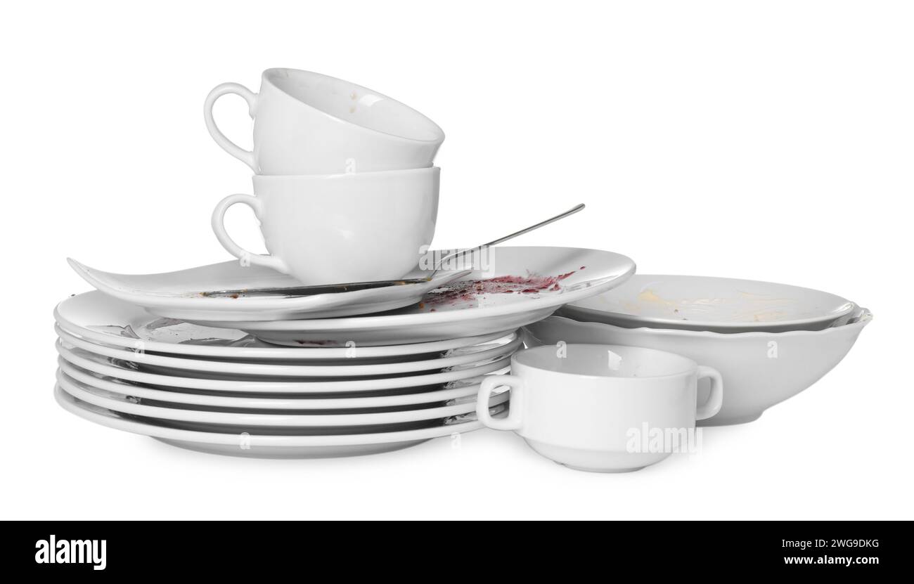 Set di piatti sporchi isolati su bianco Foto Stock