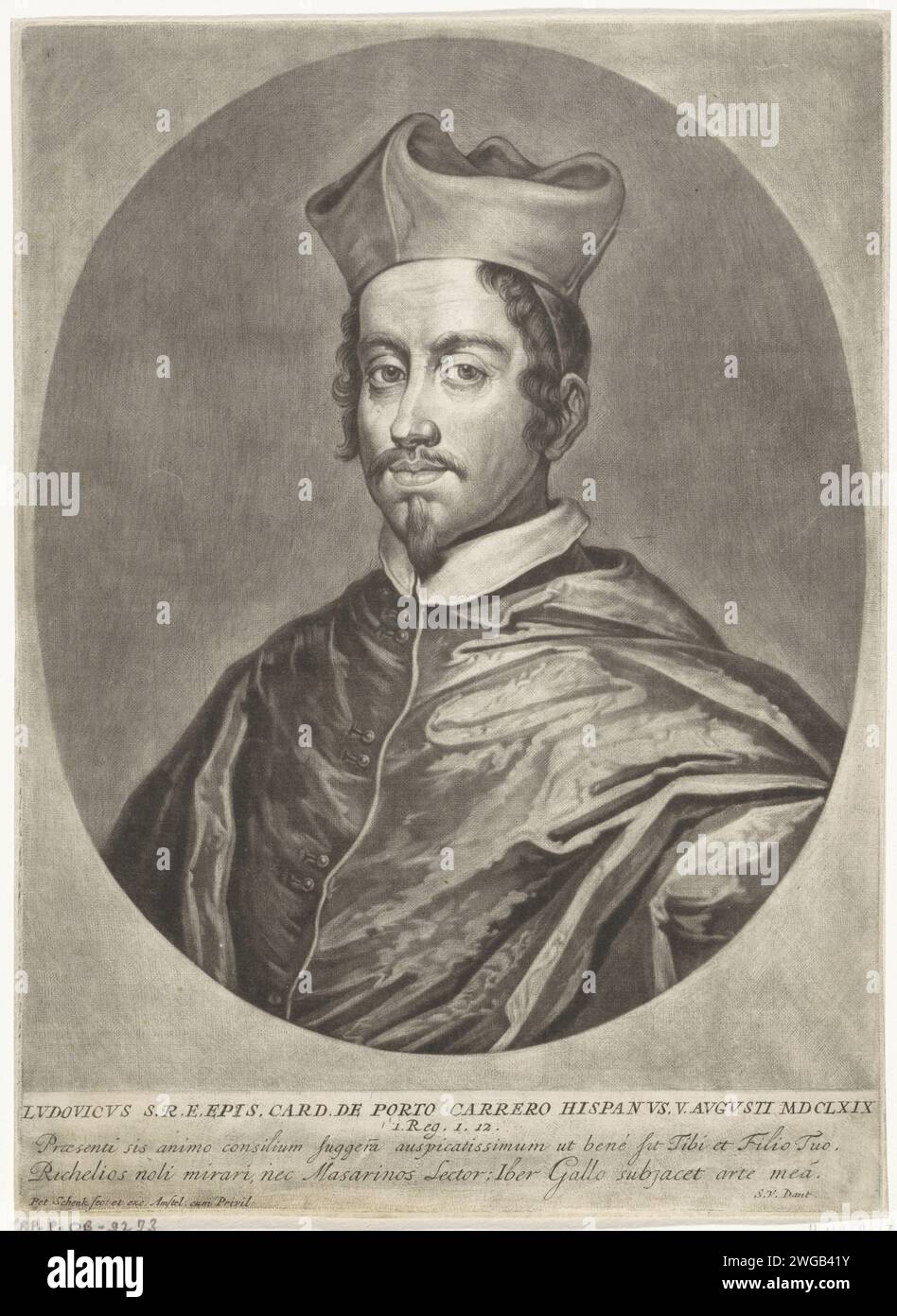PORRET VAN DE KARNINAAL LUIS MANUEL FERNÁNDEZ DE PORTOCARRERO, PIETER SCHENK (I), 1670 - 1713 STAMPA AMSTERDAM INCISIONE SU CARTA Foto Stock