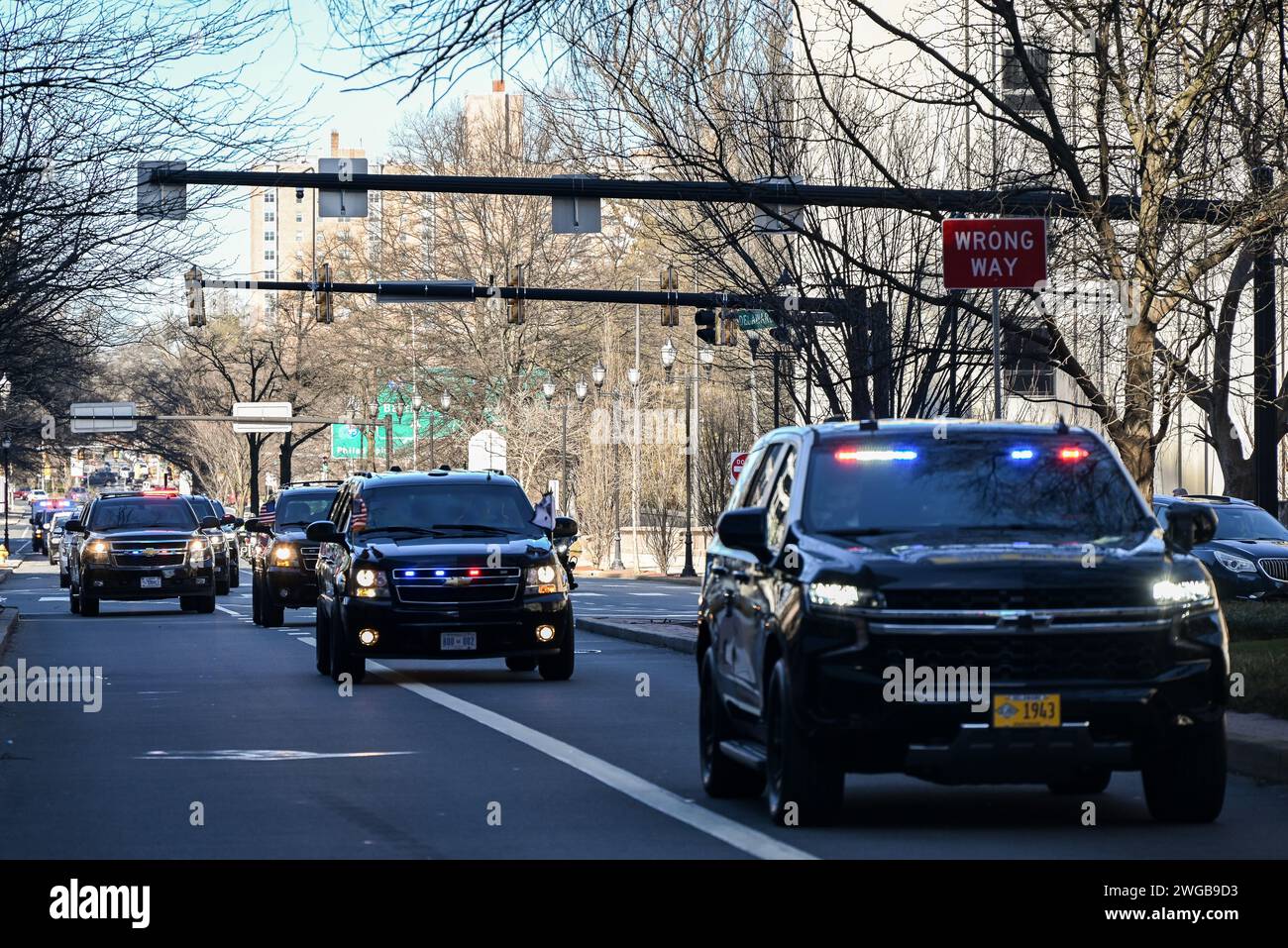 Il vicepresidente degli Stati Uniti Kamala Harris Motorcade arriva presso la sede della campagna di Biden-Harris. Il presidente DEGLI STATI Uniti Joe Biden, la First Lady Jill Biden, il vicepresidente degli Stati Uniti Kamala Harris e il secondo gentiluomo Doug Emhoff hanno visitato il quartier generale della campagna di Biden-Harris per un'apertura cerimoniale a Wilmington, Delaware, Stati Uniti. Il presidente Joe Biden ha parlato con alcune centinaia di sostenitori sostenuti da personale e sostenitori in un ufficio presso il quartier generale della campagna elettorale e le sue osservazioni sono durate sei minuti sulla democrazia. Foto Stock