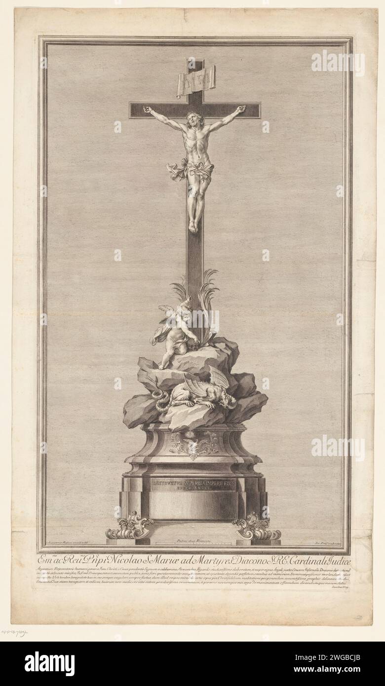 Scultura con crocifisso, Jakob Frey (i), dopo Agostino Masucci, 1742 stampa Germania incisione carta incisione / incisione della crocifissione di Cristo: Morte di Cristo sulla croce; Golgota (Matteo 27:45-58; Marco 15:33-45; Luca 23:44-52; Giovanni 19:25-38). L'Arcangelo Michele che combatte il drago (diavolo, Satana) Foto Stock
