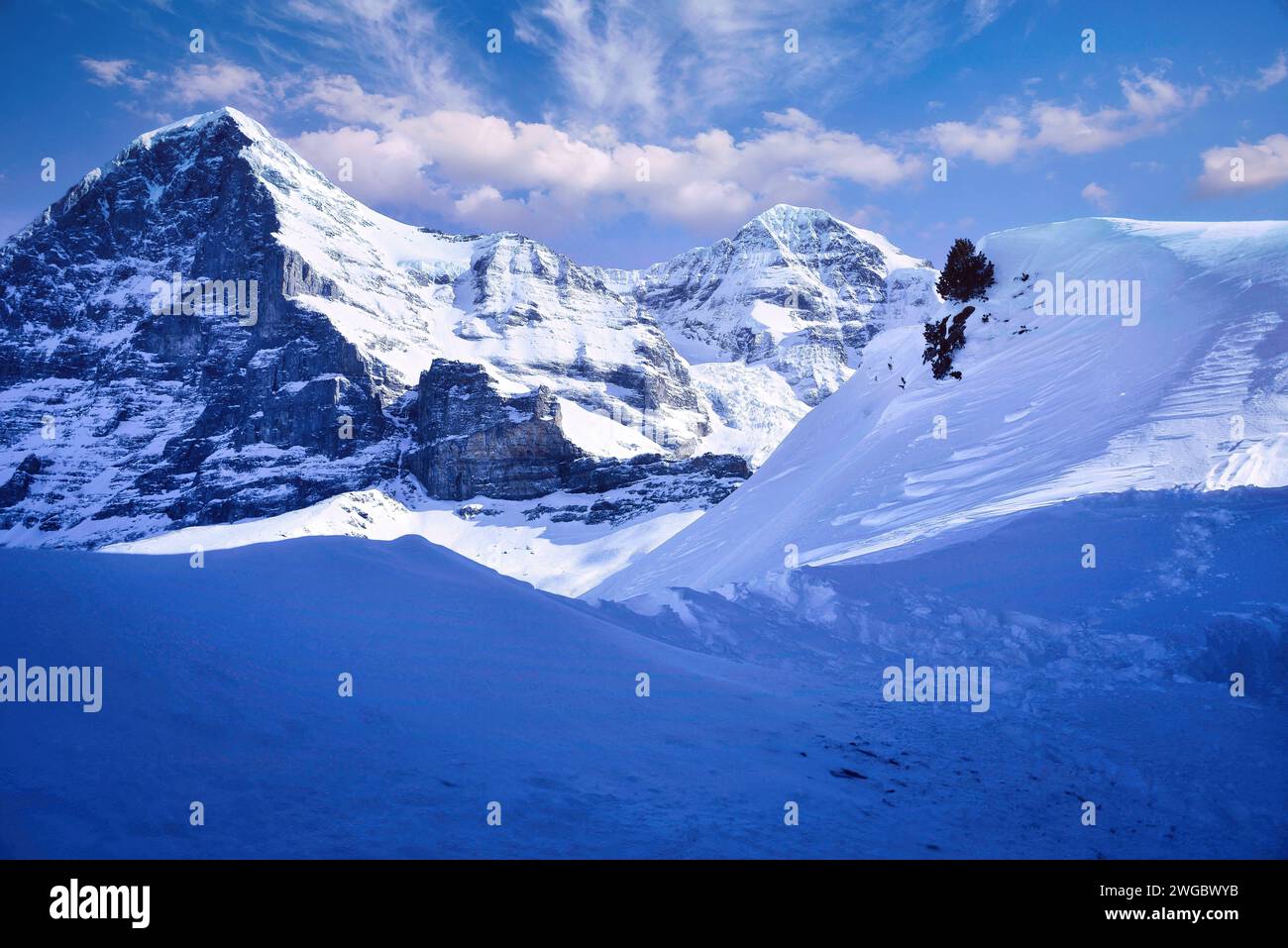 Picco del monte Eiger nella neve invernale, Alpi Bernesi, Svizzera Foto Stock