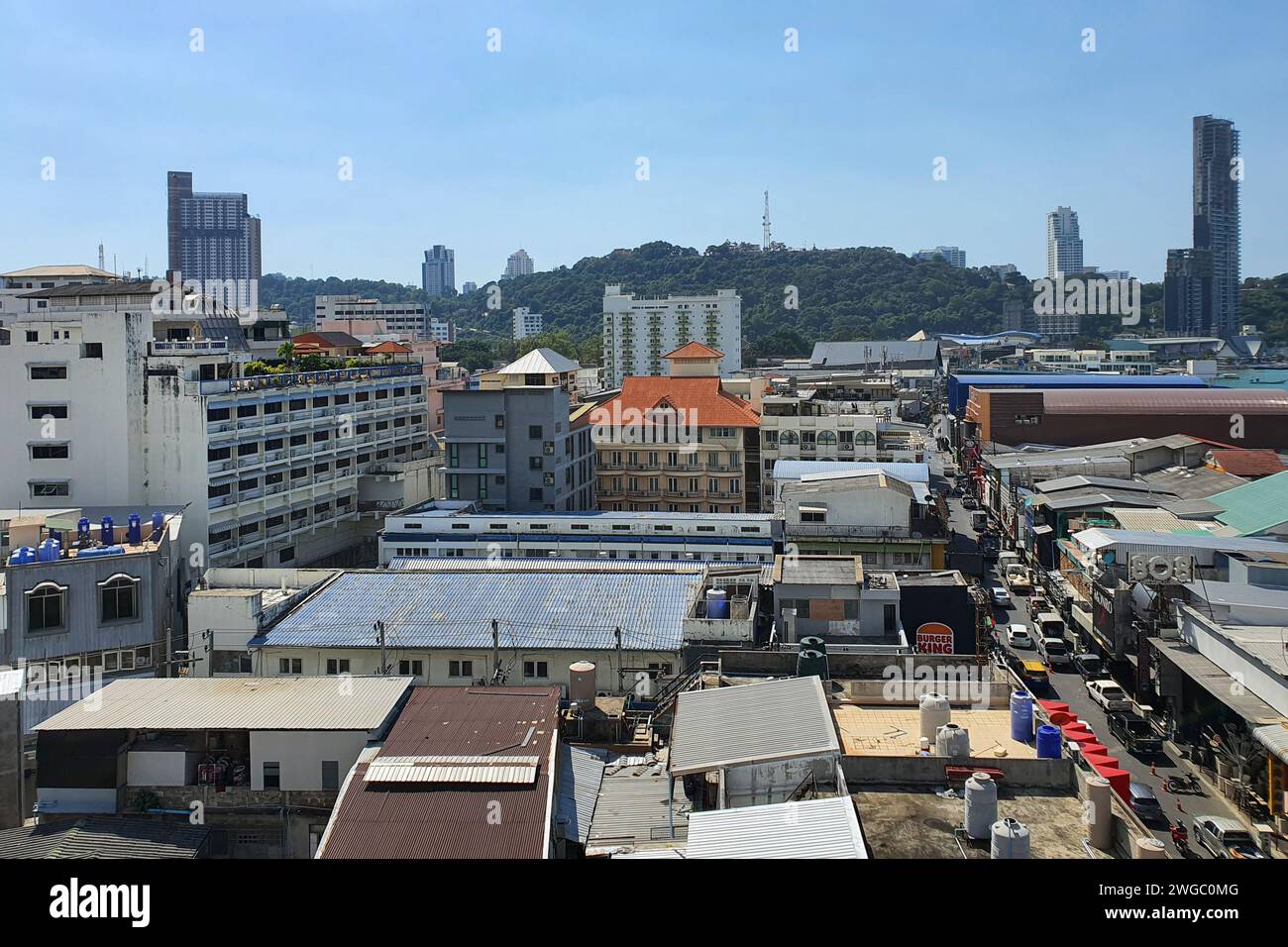 Pattaya, Thailandia - 10 gennaio 2024: Veduta aerea della città di Pattaya, distretto di Sattahip, Chon Buri, Thailandia Foto Stock