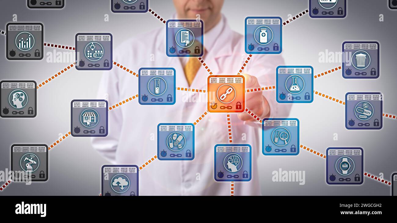Scienziato farmaceutico irriconoscibile che gestisce la catena di fornitura dei farmaci tramite l'applicazione DLT. Concetto di privacy delle tecnologie informatiche farmaceutiche per la gestione dei dati Foto Stock