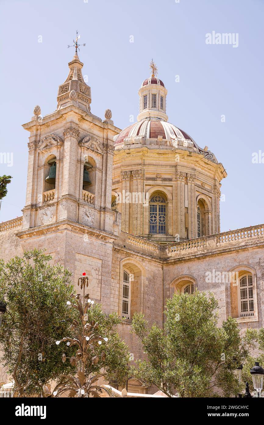 Cupola e campanile di St Chiesa collegiata di Paolo a Rabat, Malta Foto Stock